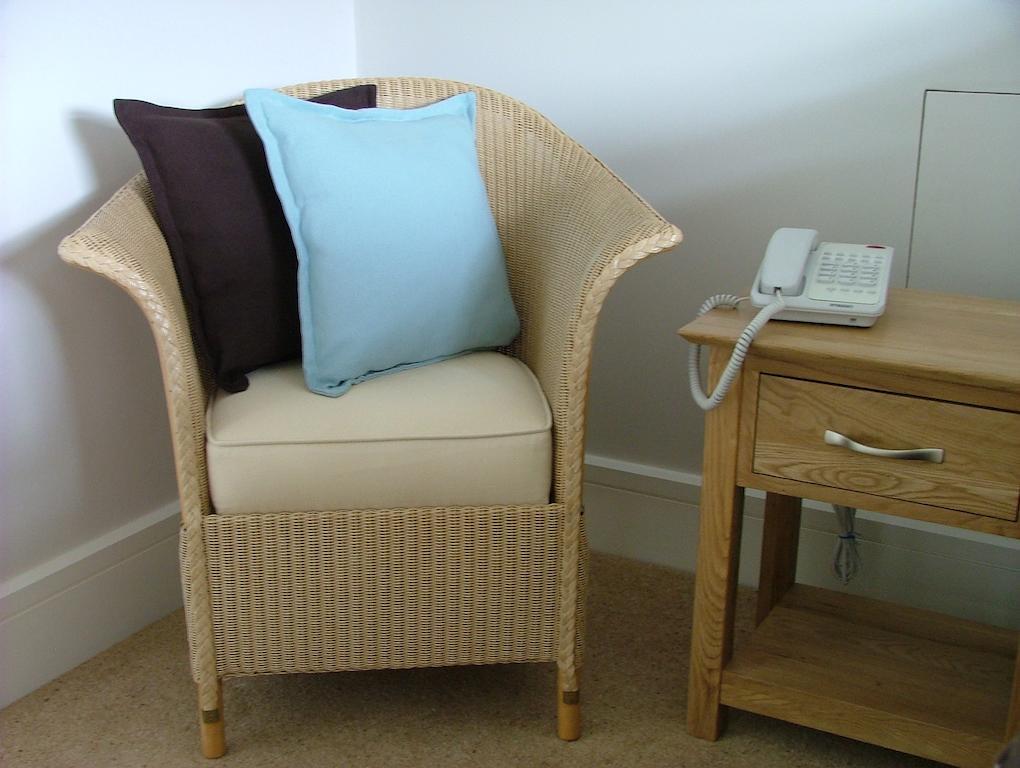 Mead Lodge B&B Corsham Habitación foto